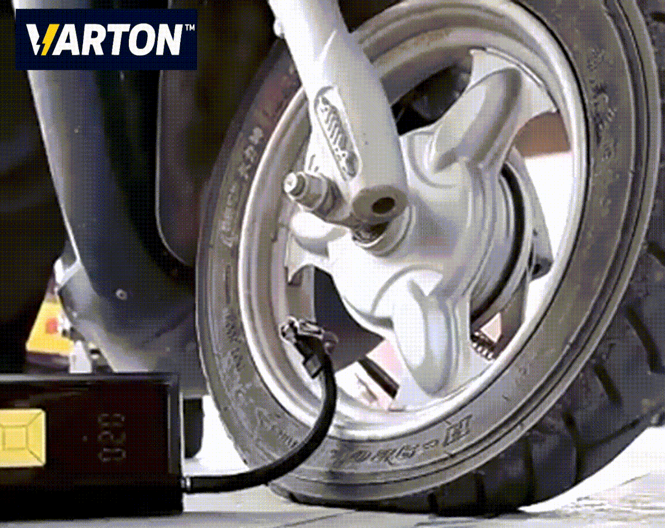 Motorgumi felfújása Varton kompresszorral